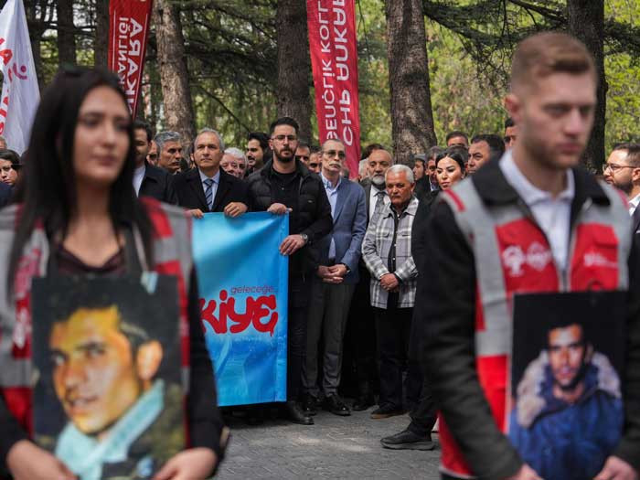 Etimesgut Belediye Başkanı Beşikcioğlu, 3 fidanı anma programına katıldı - Resim : 3