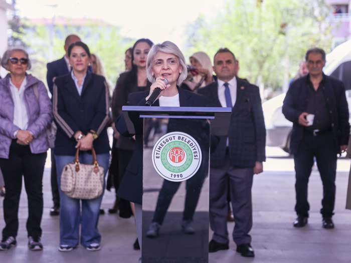 Etimesgut Belediyesi Güzelkent ETİSEM'de yıl sonu sergisi yoğun ilgi gördü - Resim : 2