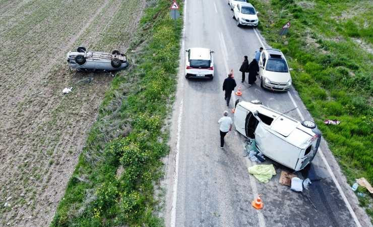 Çorum'da aynı noktada iki ayrı trafik kazası: 2 kişi yaralandı