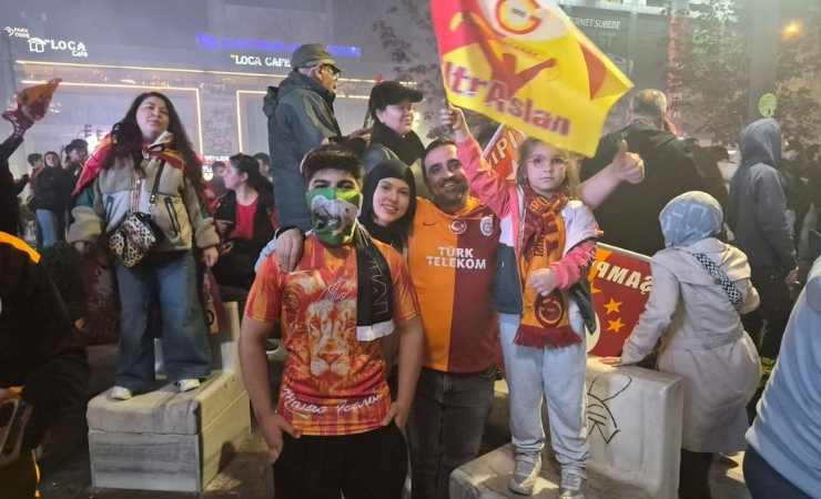 Galatasaraylılar başkentte şampiyonluklarını kutladılar