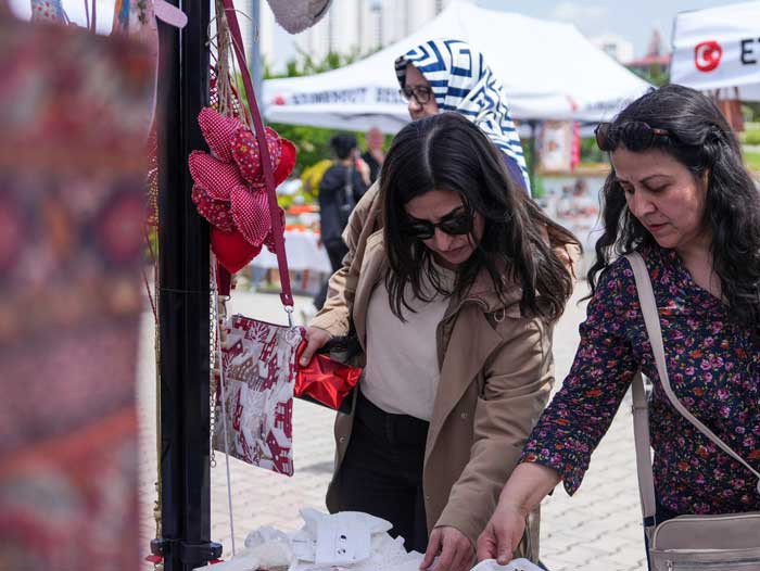 Etimesgut Belediyesinin 12. Kadın Emeği Pazarı, Göksu Parkı’nda yoğun ilgi gördü - Resim : 4