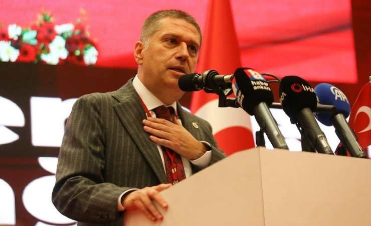 Arda Çakmak: "Öncelikli hedefimiz takımı bu sene ligde tutmak"