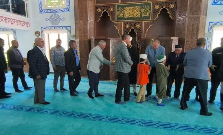 Polatlı'da husumetli aileler bir araya getirilip barıştırıldılar