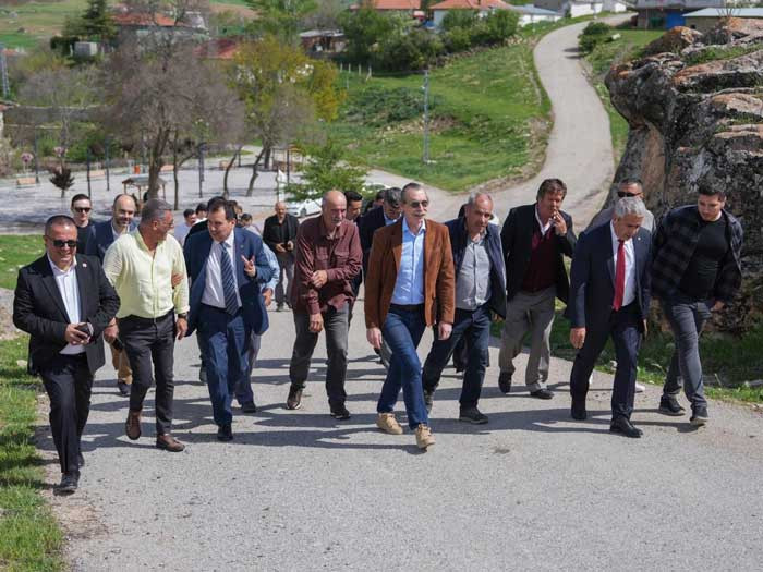 Başkan Beşikcioğlu'ndan Fevziye Mahallesi’nde kapsamlı saha çalışması! - Resim : 3
