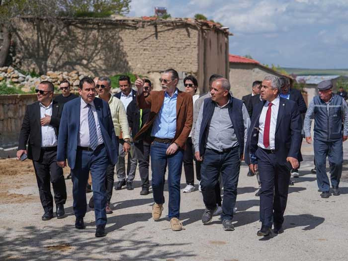 Başkan Beşikcioğlu'ndan Fevziye Mahallesi’nde kapsamlı saha çalışması! - Resim : 2