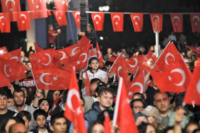 Keçiören Belediyesinin Sefo konserinde 19 Mayıs coşkusu taçlandı - Resim : 2