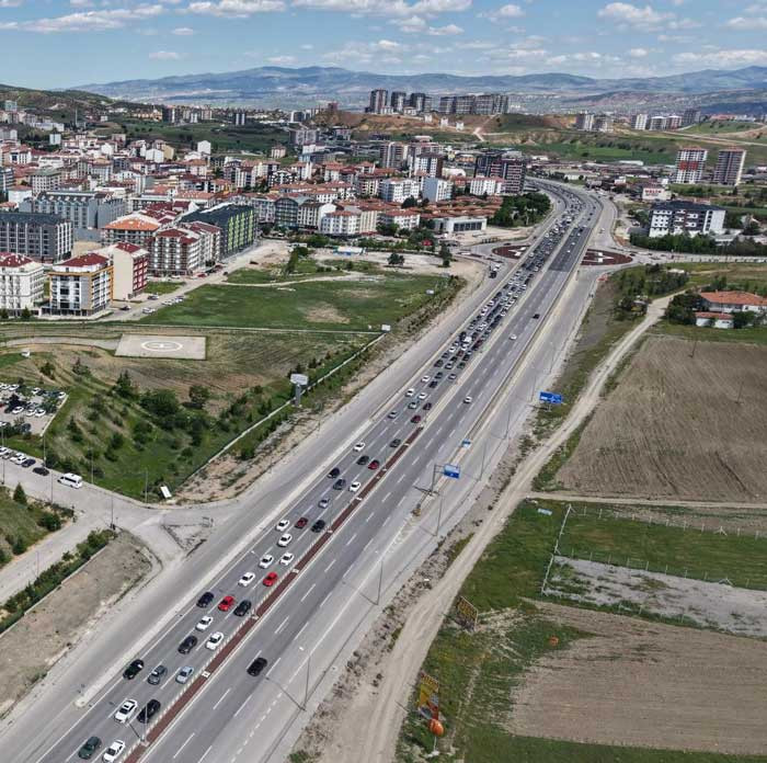 Dönüş yoğunluğu arttı: 43 ilin bağlantı noktası havadan görüntülendi!
