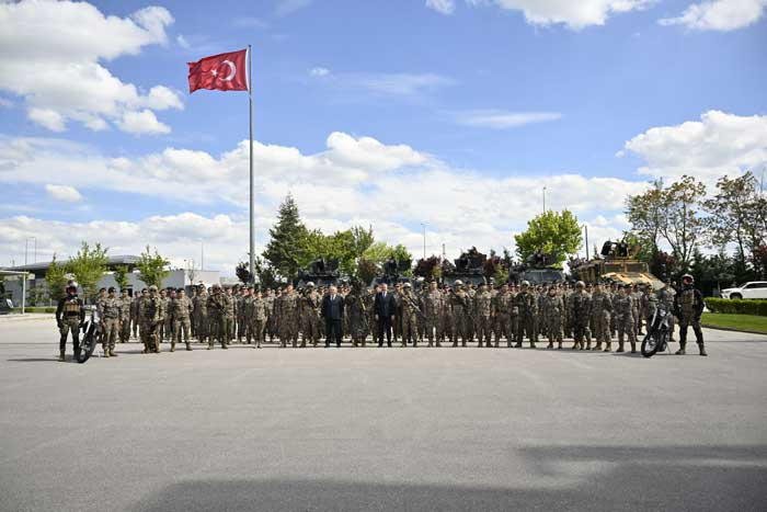 İçişleri Bakanı Çiftçi, Gölbaşı Özel Harekat Başkanlığını ziyaret etti!