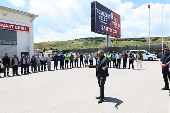 Başkan Ertuğrul Çetin, Pursaklar Belediyesi personeliyle bayramlaştı - Resim : 2