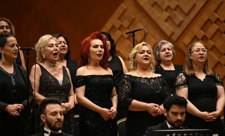 Ankara’da sağlık çalışanlarından "Sağlığın Melodileri" konseri