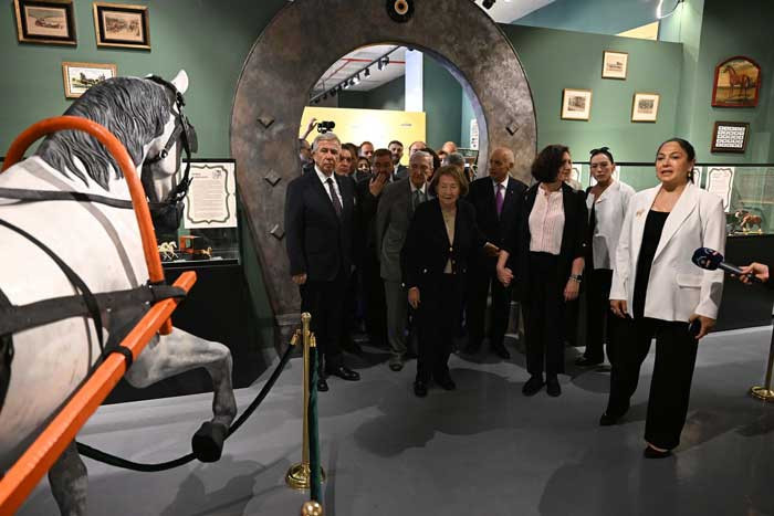 Ankara Büyükşehir Belediye Başkanı Mansur Yavaş, 'Beygir Gücü' sergisinin açılışına katıldı - Resim : 3