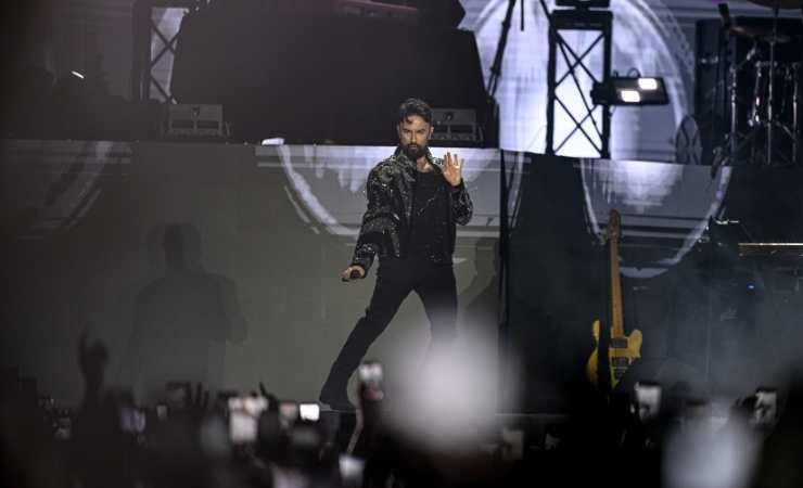 Tarkan, Başkent Millet Bahçesi'ndeki konseriyle sevenleriyle buluştu - Resim : 2
