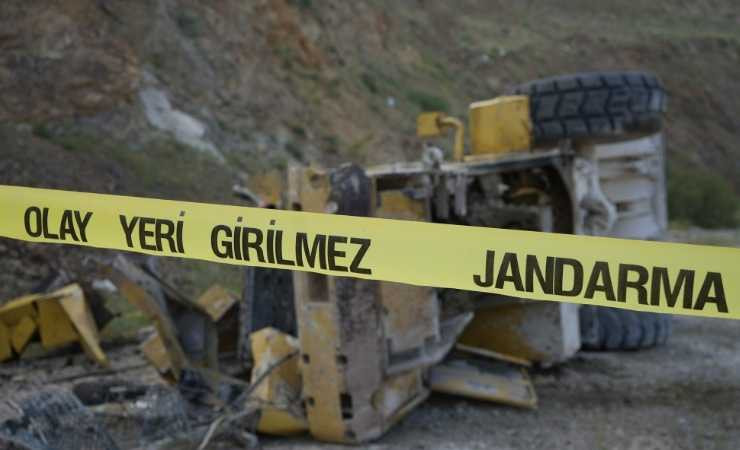 Kırıkkale'de 20 metreden yuvarlanan iş makinesinde operatör ağır yaralandı