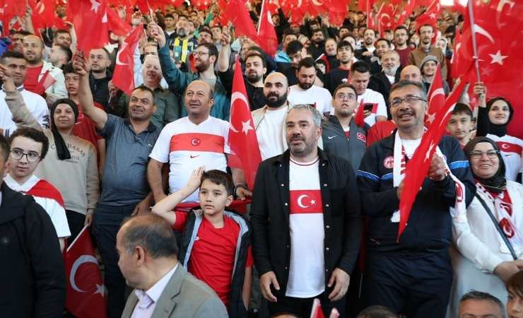 Pursaklar Belediyesi'nin programında milli maç coşkusu zirve yaptı