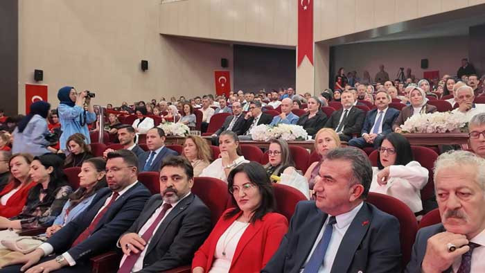 Mamak Şehitleriyle Yaşıyor projesi Şahit Belgeseli duygu dolu anlar yaşattı - Resim : 7
