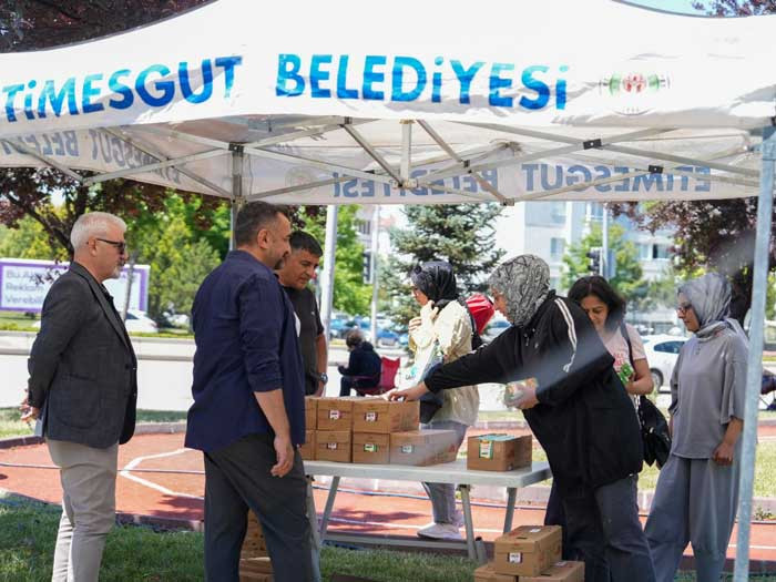 Etimesgut Belediyesinden YKS maratonunda öğrenci ve velilere destek - Resim : 2