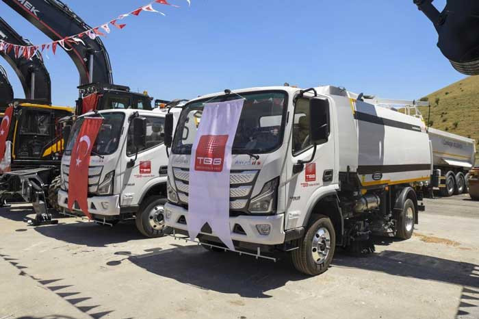 TBB, 121 belediyeye yeni hizmet aracını Ankara'da teslim etti - Resim : 2