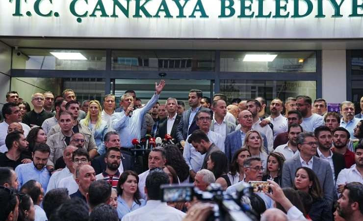 Özgür Özel: "Hüseyin Can Güner'in bir hukuksuzluğu varsa Allah benim canımı alsın"