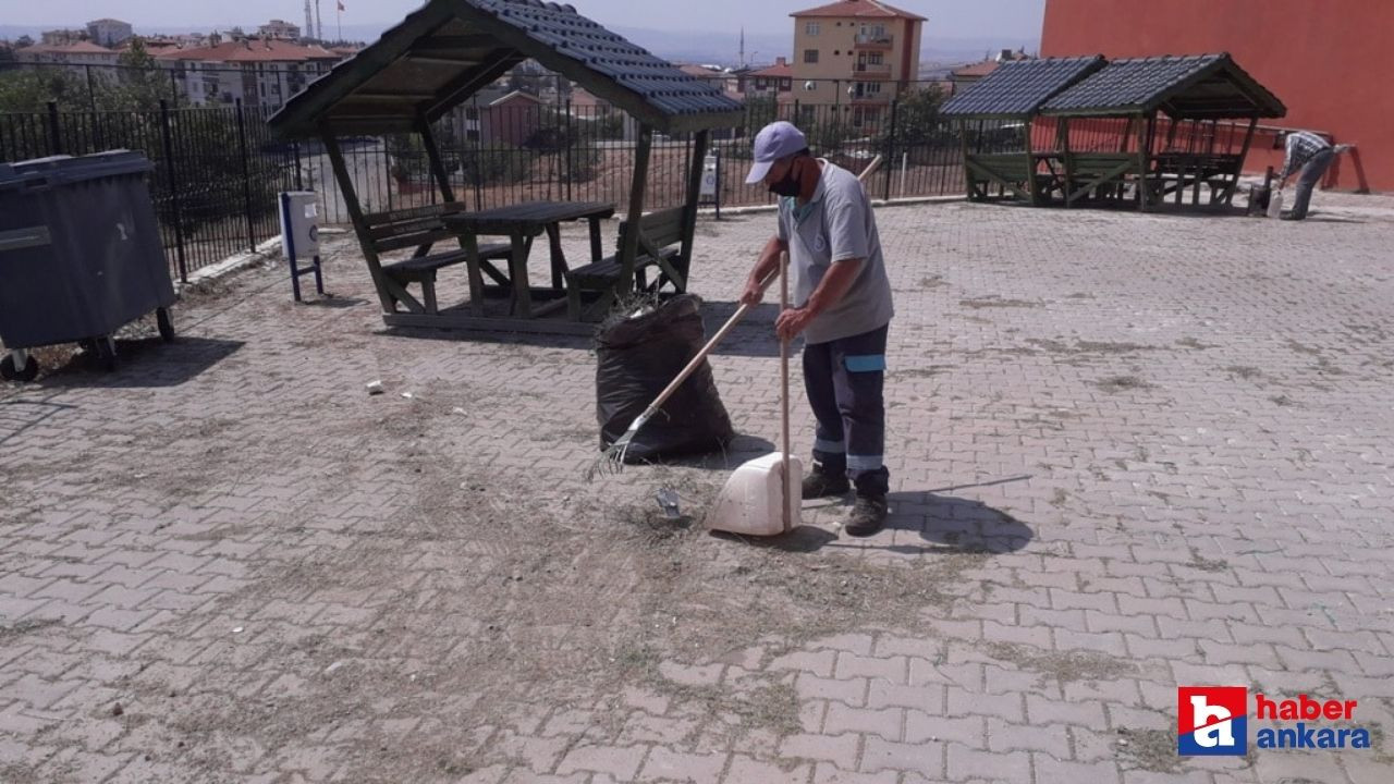 Akyurt Belediye ekipleri mesaiye başladı! Okullarda bahçe temizliği!