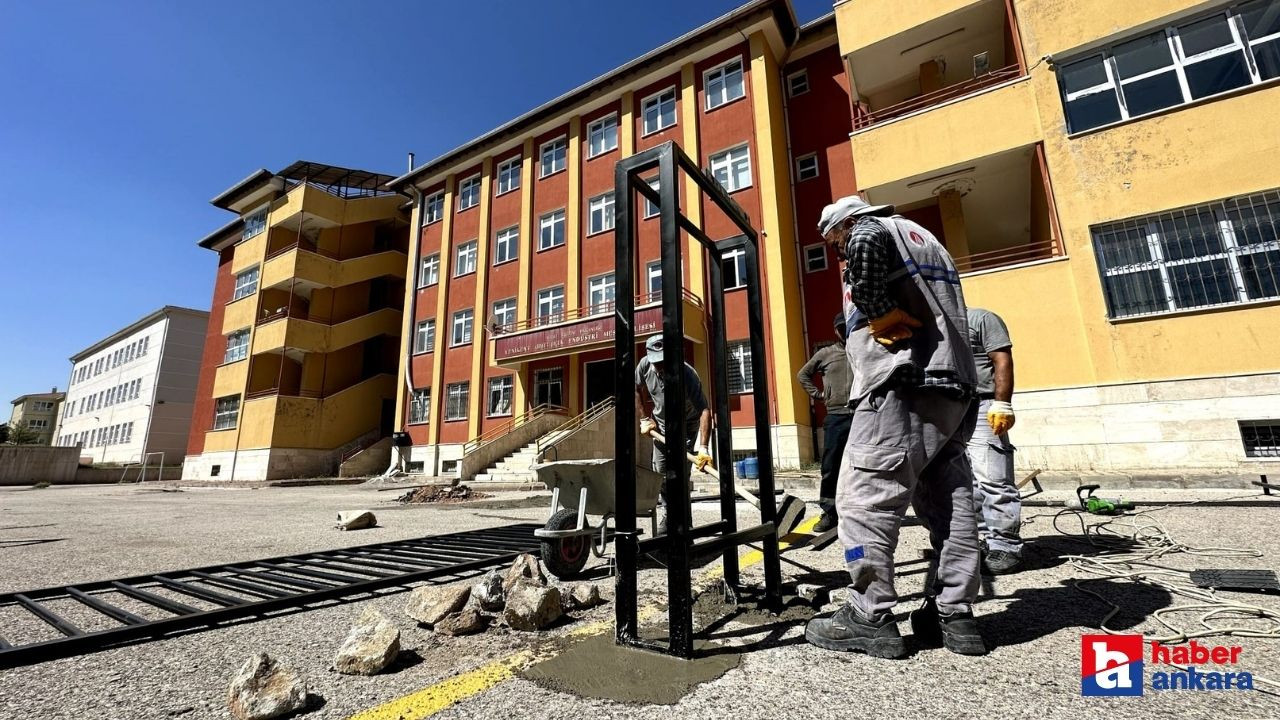 Sincan Belediyesi, ilçedeki tüm okulların bakımını üstlenerek eğitime destek sağlıyor!