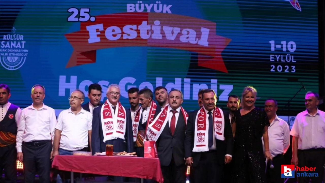 Etimesgut'ta Sivas ve Çankırı Kültürü Orta Asya ile buluştu! Zara'nın türküleri coşturdu