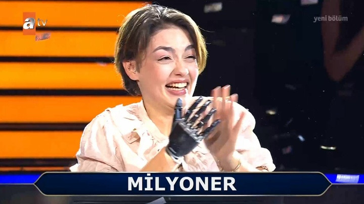 aile-ve-sosyal-hizmetler-bakani-goktas-kim-milyoner-olmak-isterde-1-milyon-tl-rabia-birseni-makaminda-agirladi.jpg